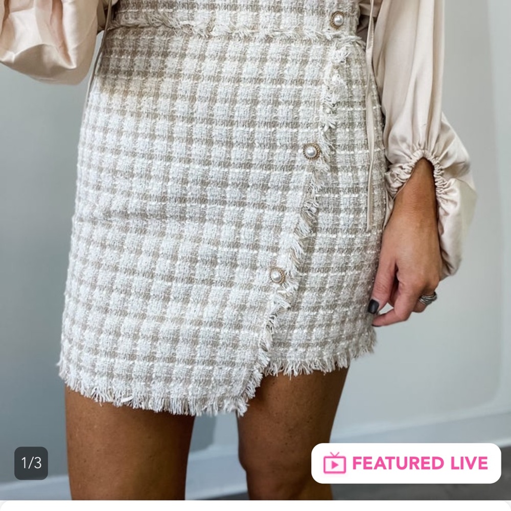 Chic Tweed Skirt in Cream and Tan - Never Worn